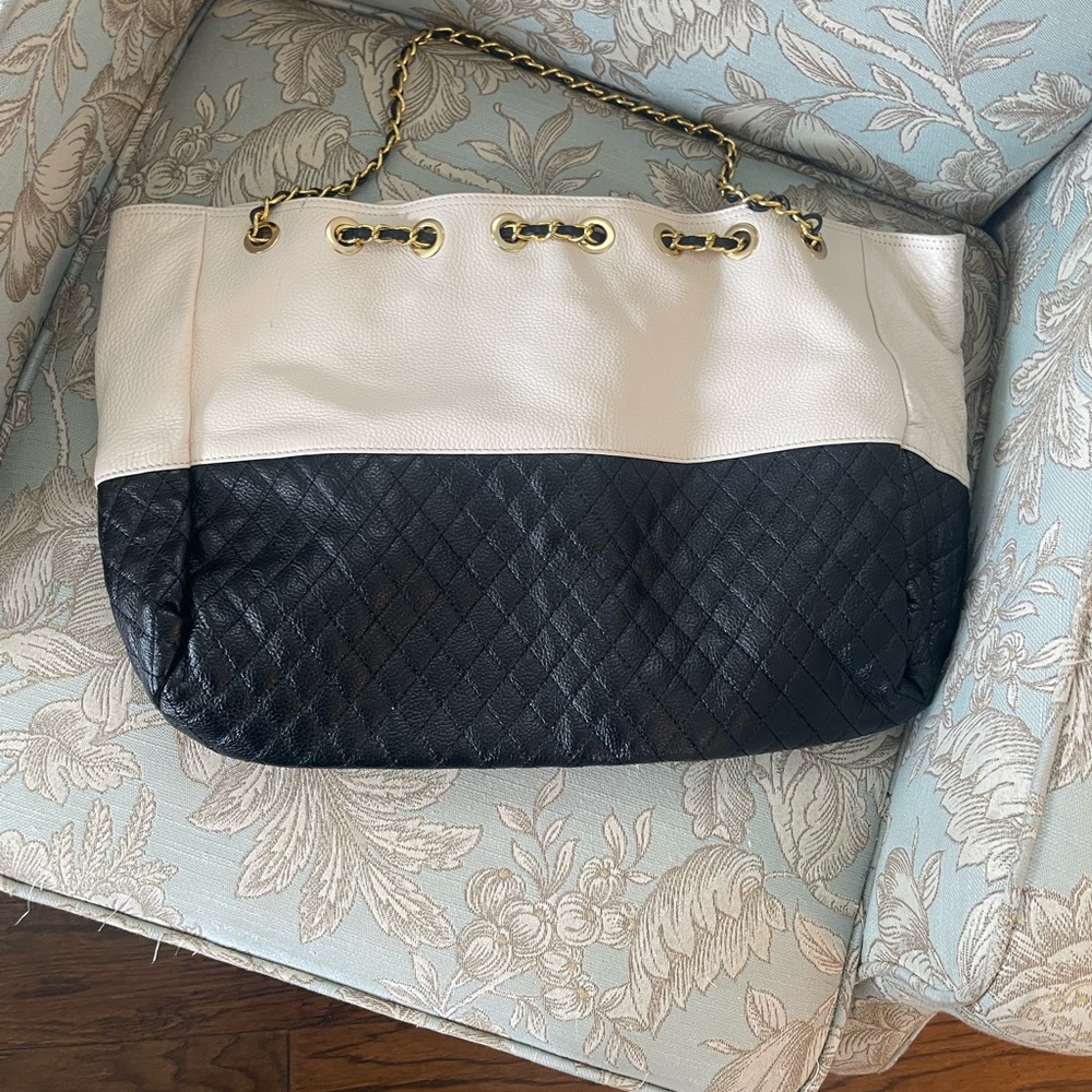 Two-Tone Black and Cream Shoulder Tote Bag Large - Picture 2 of 12